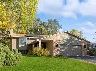 4758 Beacon Hill Rd, Eagan, MN 55122