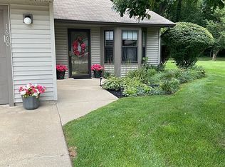 1660 Pine Ridge Ct, Elkhart, IN 46514