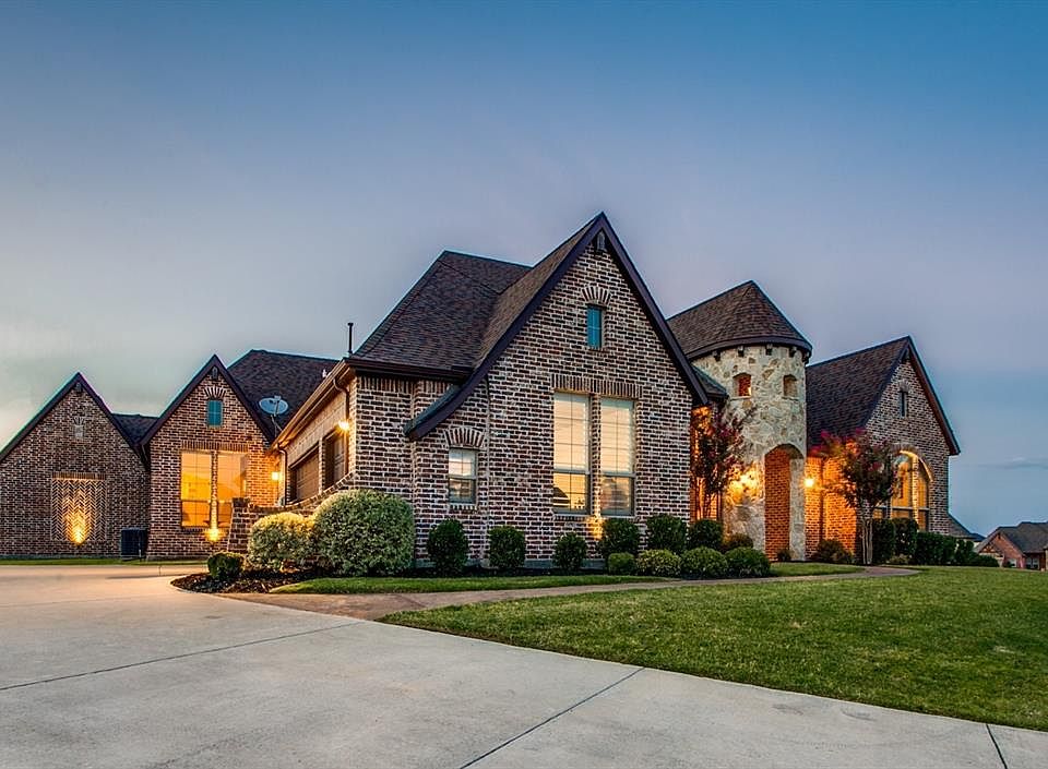1st image of 103 Trinidad Cir
