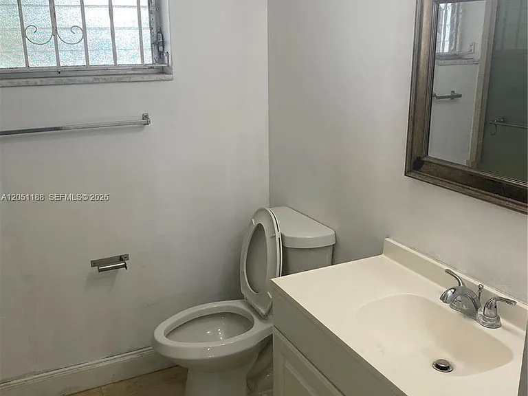 1550 NE 191st St #309 — Photo 17
