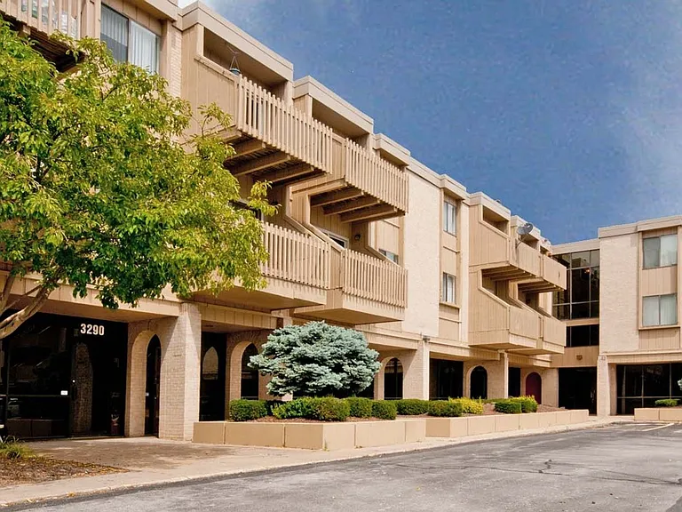 Plaza 93 Apartments — Photo 126