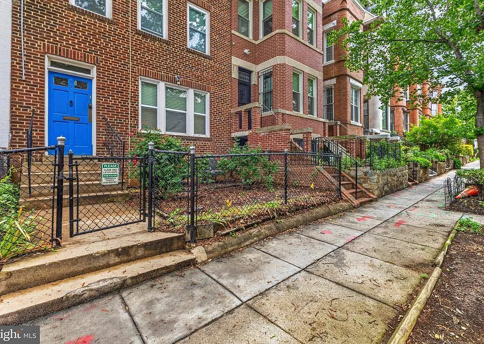 46 Quincy Pl NE #1
