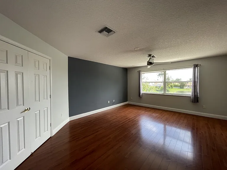 12738 Maypan Dr — Photo 19