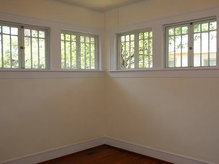 115 Robinson St — Photo 20