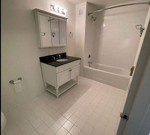 4th image of 1 Carriage City Plz APT 1115