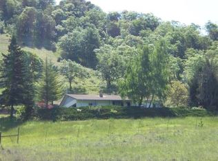 8044 N Bank Rd, Roseburg, OR 97470