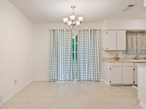 3rd image of 901 Church Ave