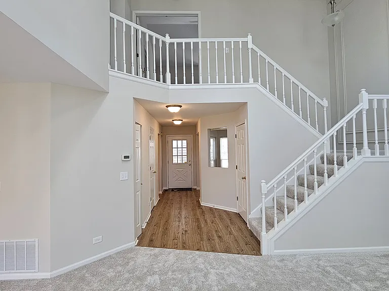 304 Hill St — Photo 16