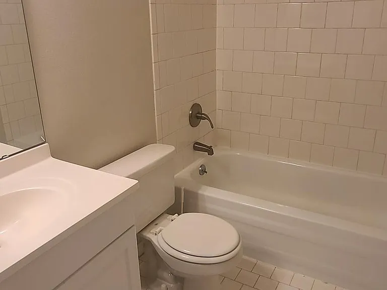 Hiddencrest Ln — Photo 14