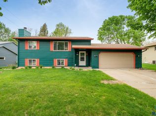 405 N Stewart Dr, Sioux Falls, SD 57103