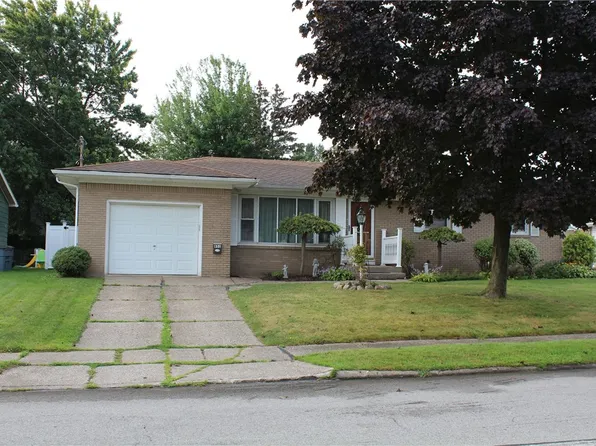 851 E 43rd St, Erie, PA 16504