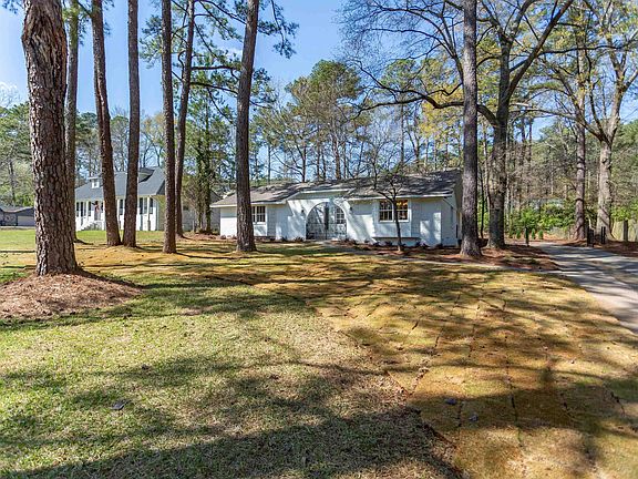 5th image of 2885 Wisteria Dr