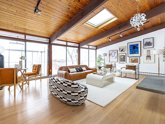 3rd image of 134 Rangeley Rd