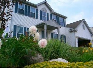 2255 Hunters Ln, Grafton, WI 53024