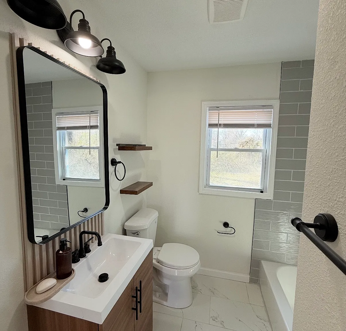 3 bed, 1211 sqft, $1,499 — Photo 4