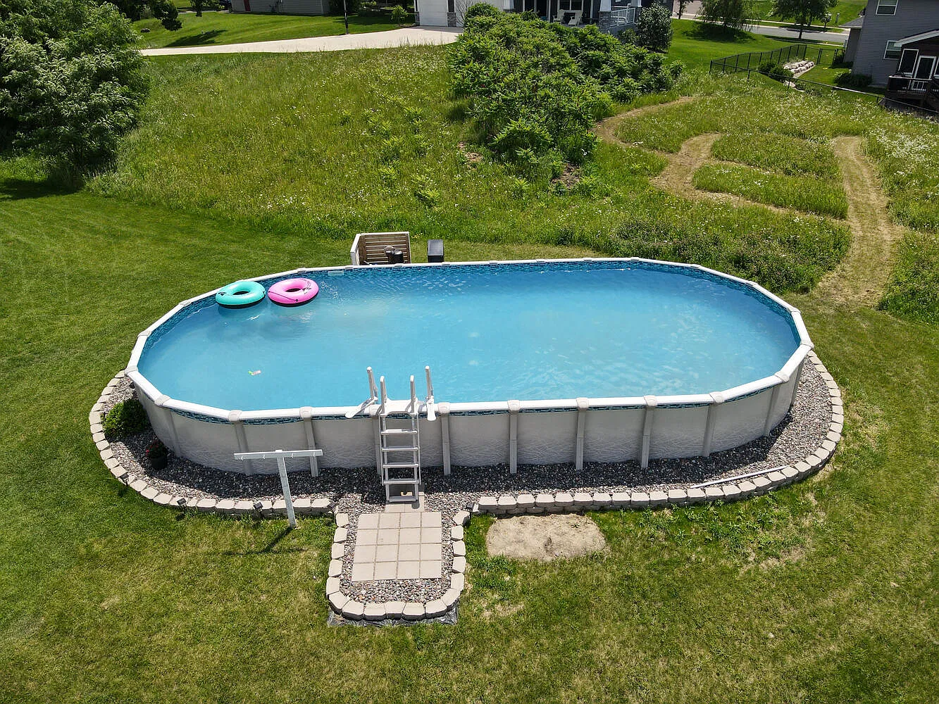 4 bed, 2702 sqft, $4,000 — Photo 3