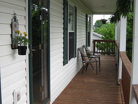 5th image of 455 Village Ln