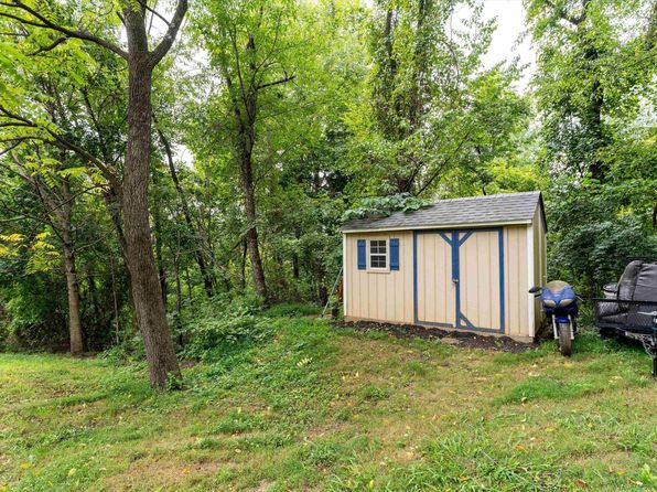 820 Newtown Rd, Greenwood, VA 22943
