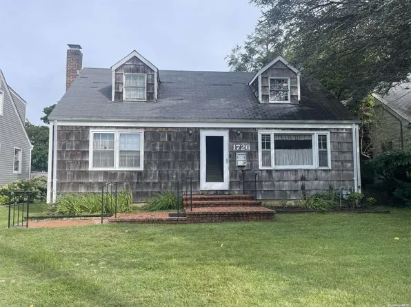 1726 Slocum Street, Hewlett, NY 11557
