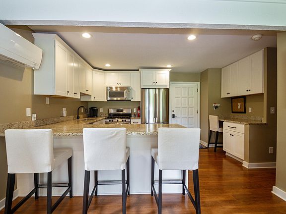 5th image of 802 Country Club Dr #A