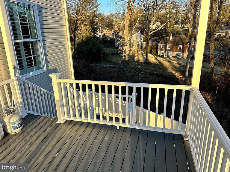 274 Oak Ave — Photo 25