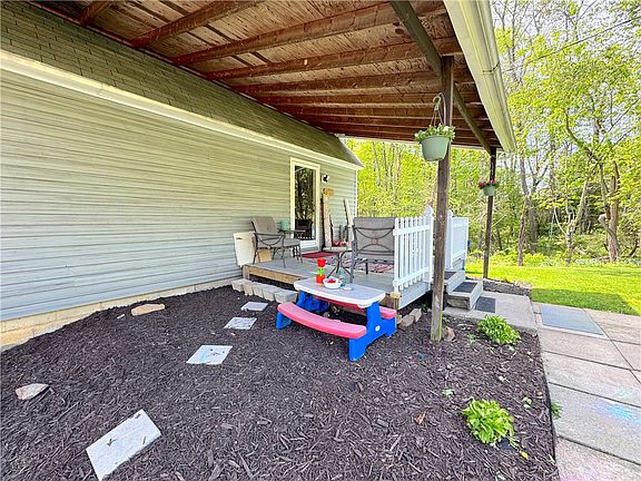 3rd image of 148 Poverty Hollow Rd