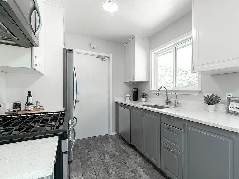 1515 Glenmeadows Dr — Photo 9