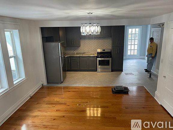 5th image of 906.4 N Alvord St #4