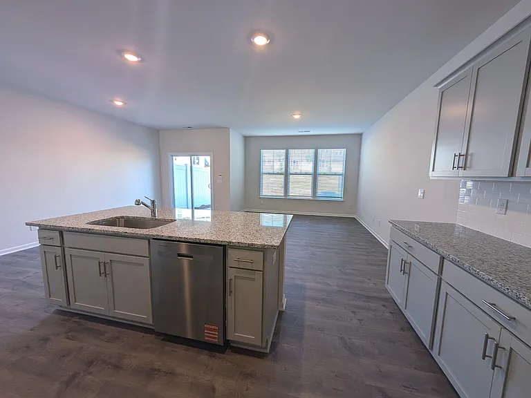 1662 Hallview Ct — Photo 2