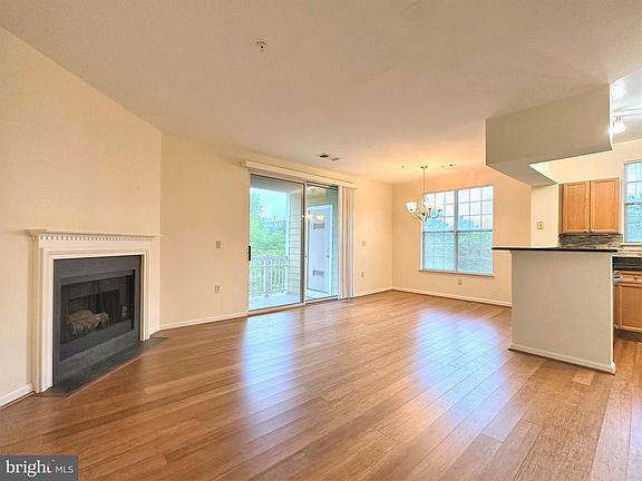 2nd image of 2111 Highcourt Ln Suite 304