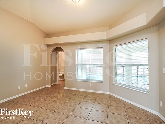 4th image of 3720 SW 16th Pl
