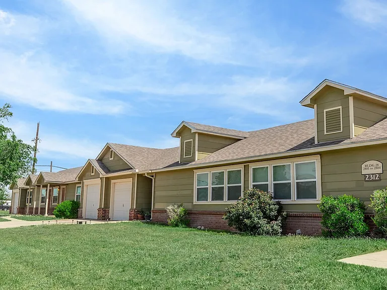 Amarillo Greentree Village — Photo 15