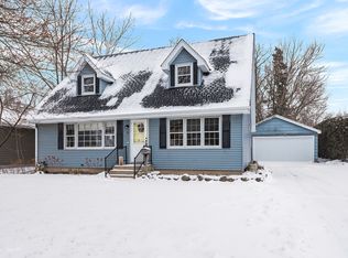 732 6th Ave, Aurora, IL 60505