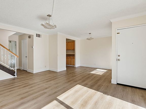4th image of 7455 Shadyglade Ave Unit 4