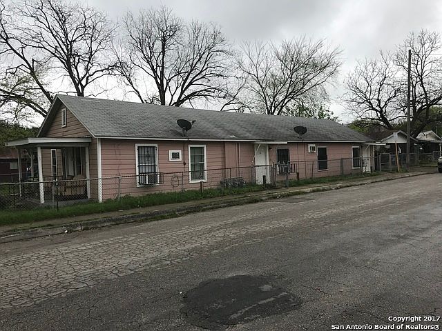 1st image of 218 Panuco St #3