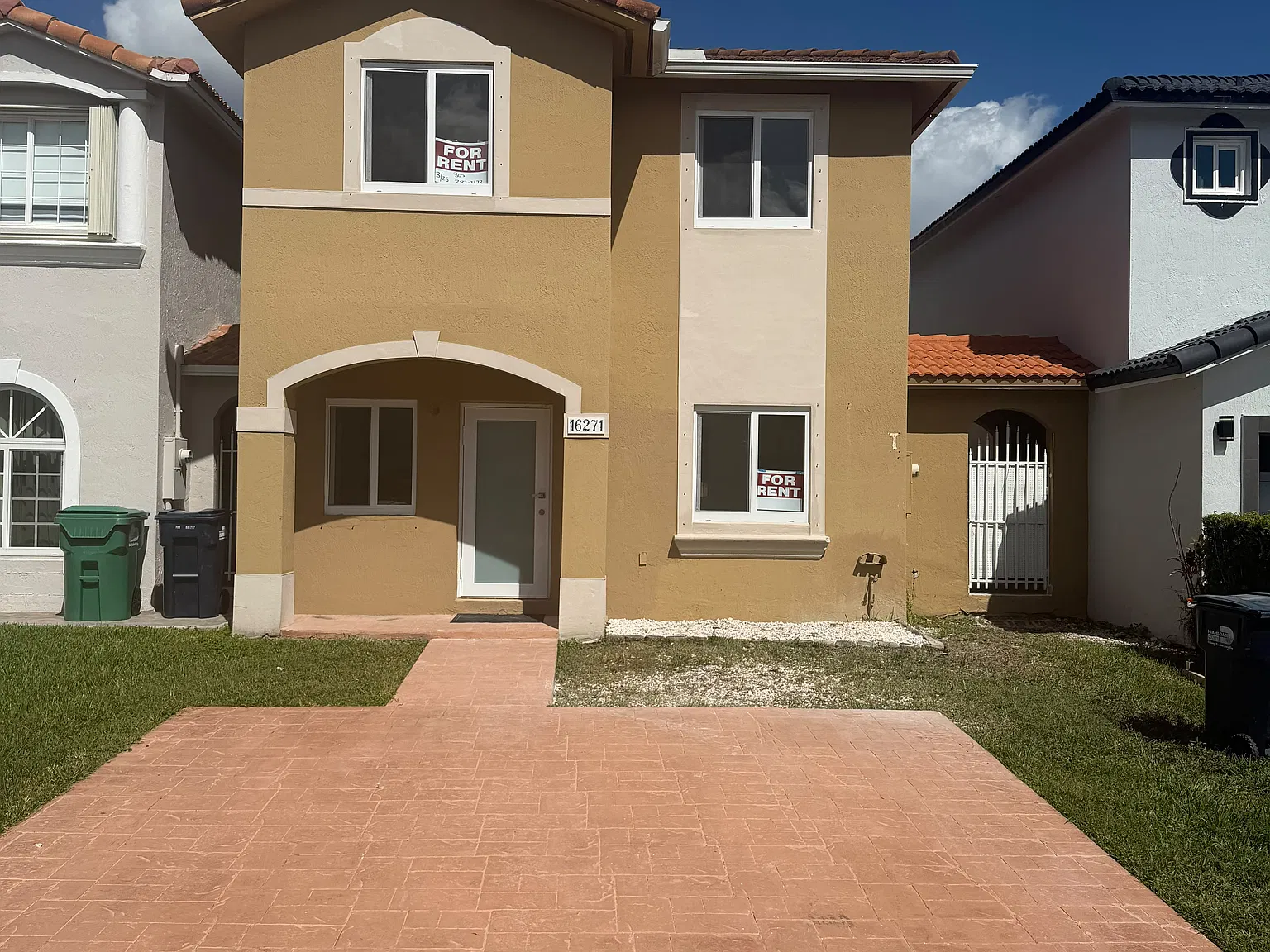 3 bed, 2.5 bath, 1456 sqft, $3,200 — Photo 1