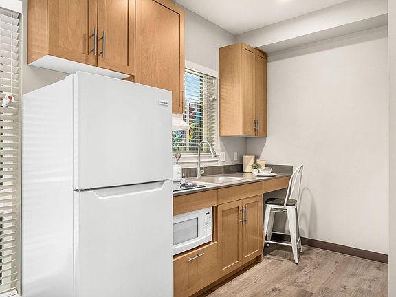 5th image of 4029 Rainier Ave S #302