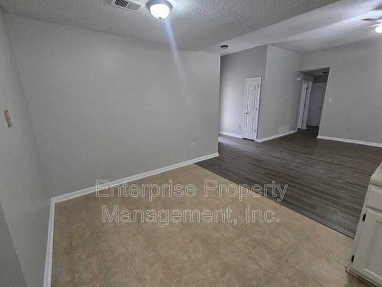 4444 Longtree Cv — Photo 10