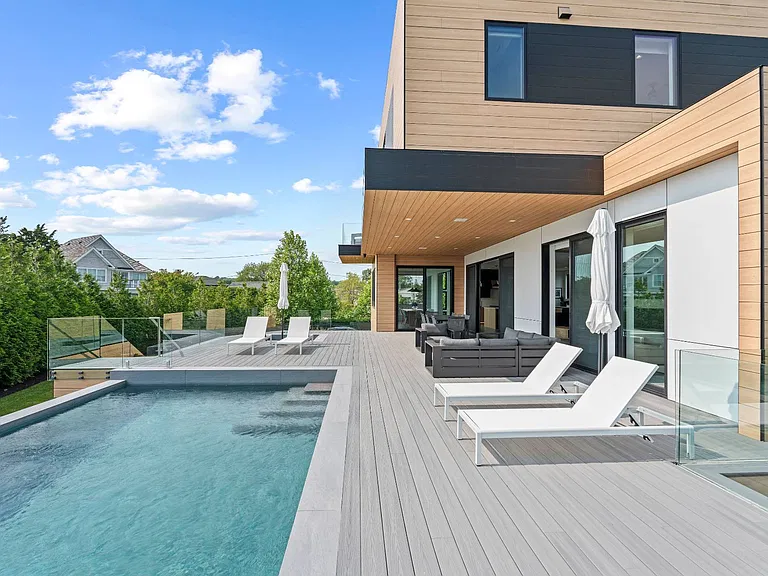 8 Middle Pond Ln — Photo 18
