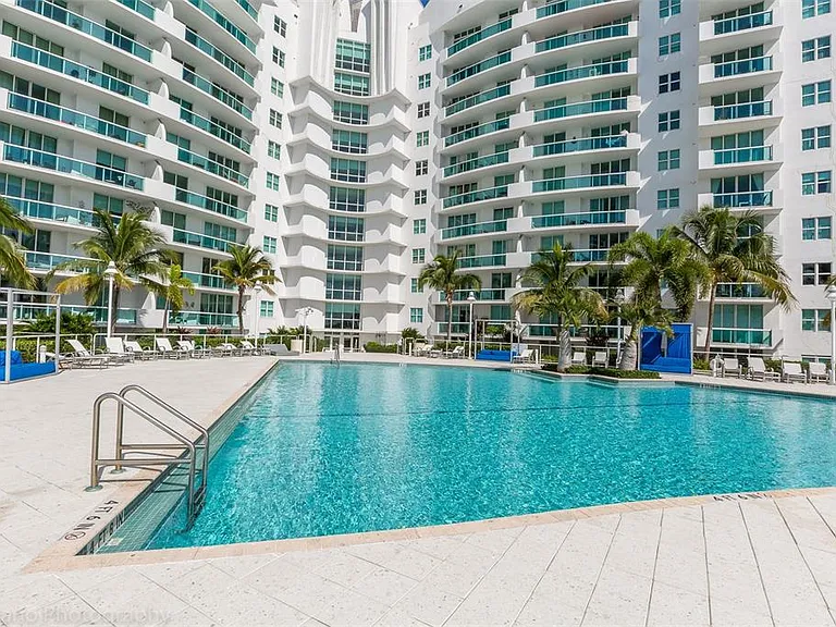 7900 Harbor Island Dr #601 — Photo 10