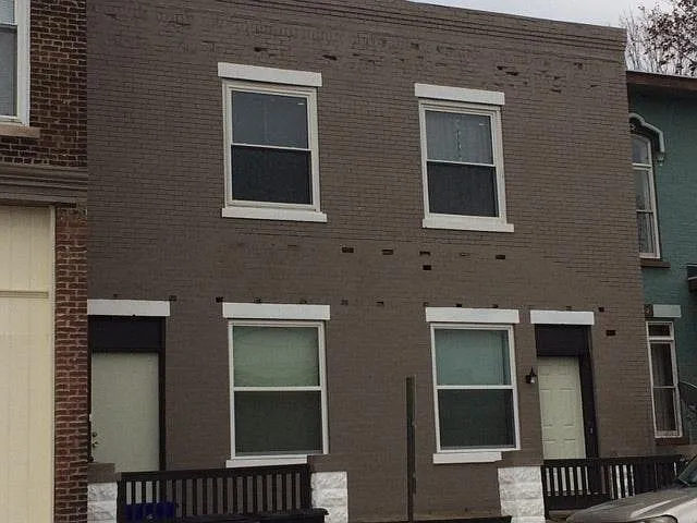 2 bed, $925 — Photo 1
