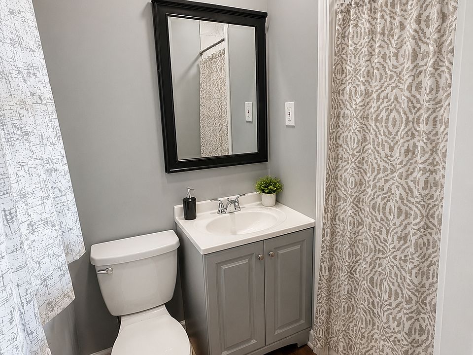1st image of 1821 Sandringham Dr SW