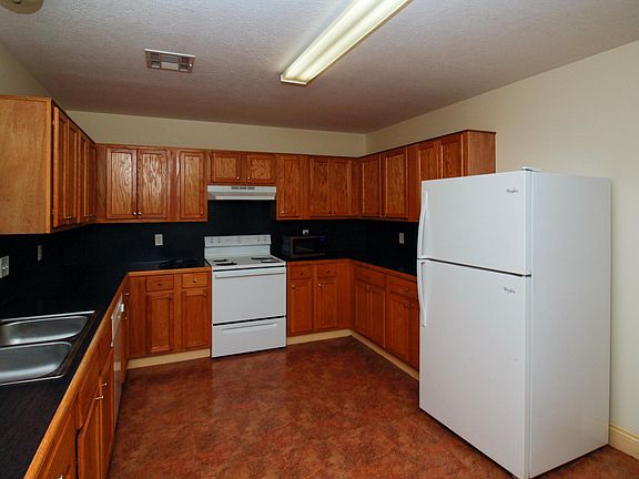 3rd image of 5057 Eton St