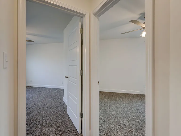 1385 Harmon Ln — Photo 12