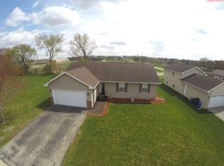 635 Chisholm Trl, Rockford, IL 61101