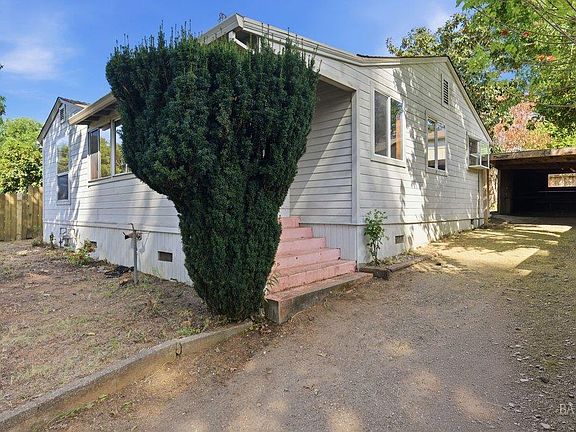 3rd image of 8182 Knoll Dr