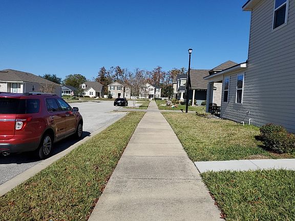 4th image of 423 Vineyard Ln