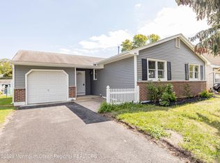 241 Twin Lakes Blvd, Little Egg Harbor, NJ 08087