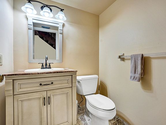 5th image of 155 NW 45th Avenue