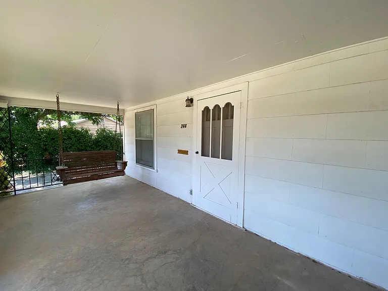 244 La Salle Dr — Photo 1